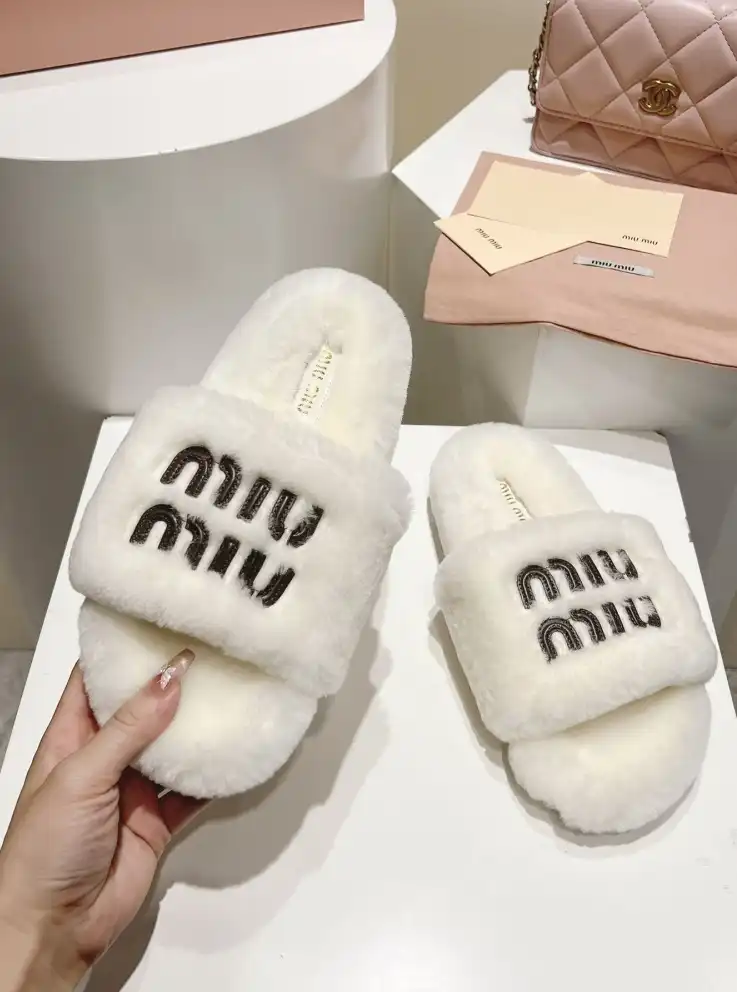 hype Miu Miu Slippers