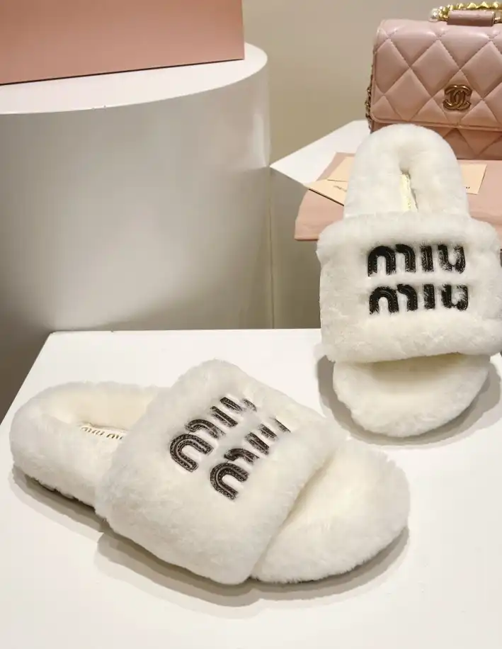 hype Miu Miu Slippers