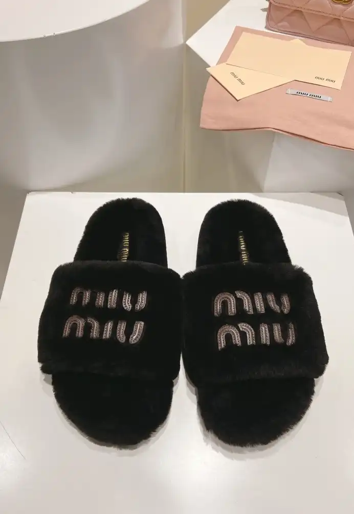 hype Miu Miu Slippers