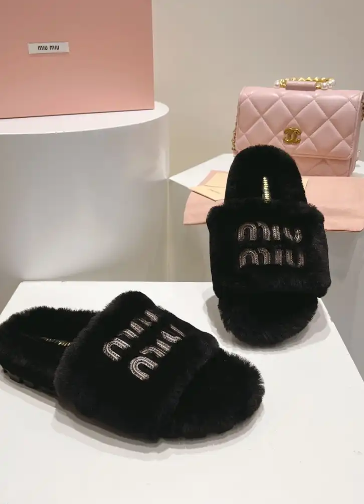 hype Miu Miu Slippers