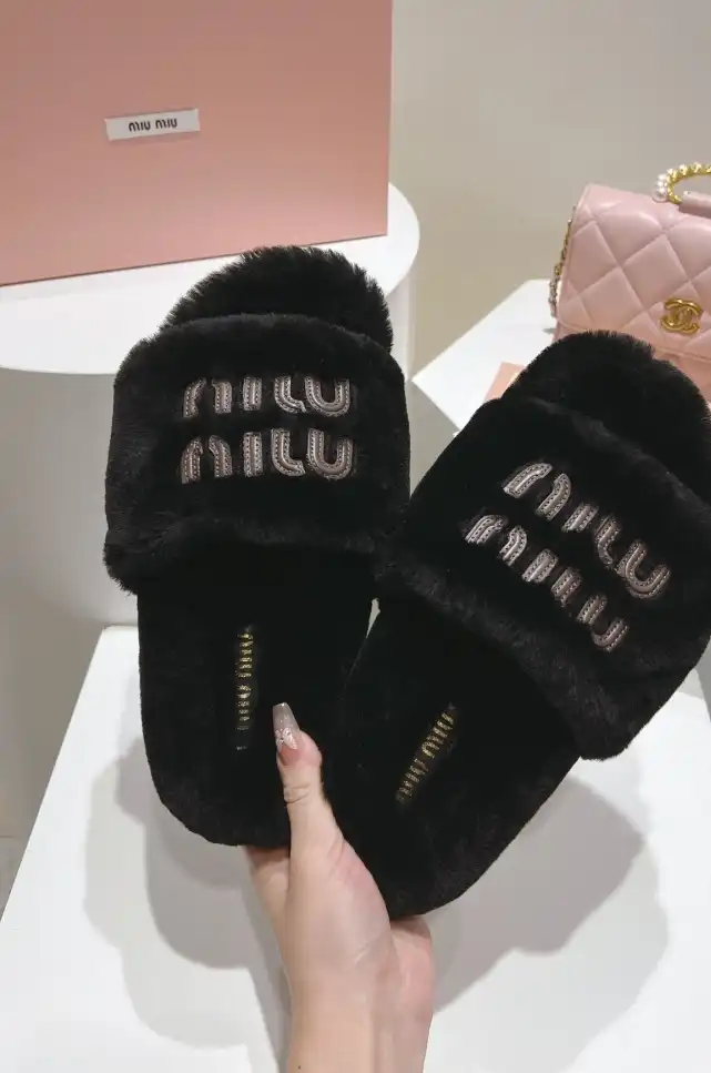 hype Miu Miu Slippers