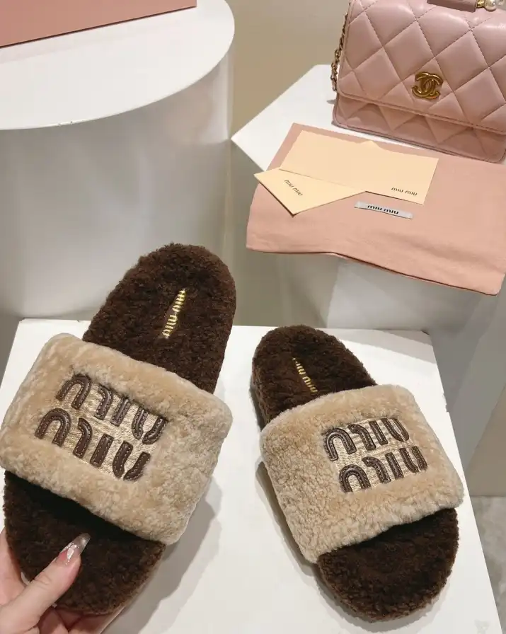 hype Miu Miu Slippers