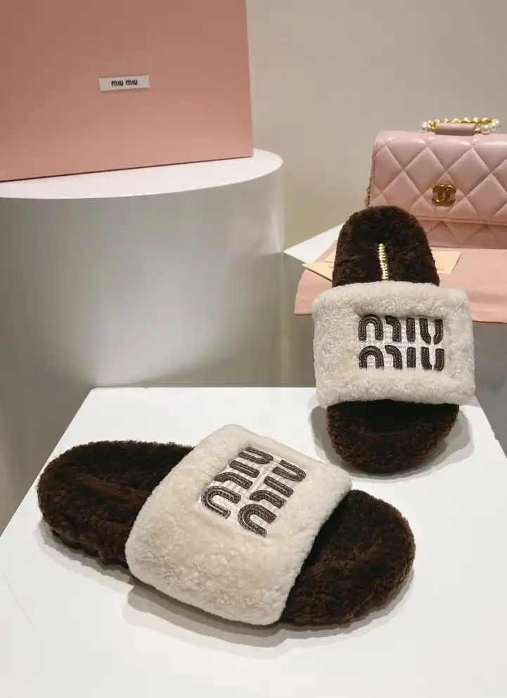 hype Miu Miu Slippers