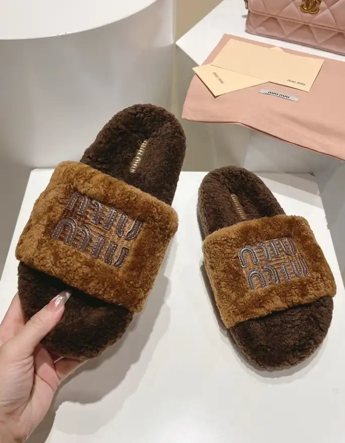 hype Miu Miu Slippers