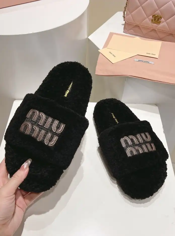 hype Miu Miu Slippers