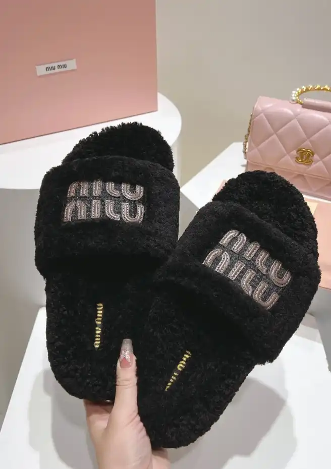 hype Miu Miu Slippers