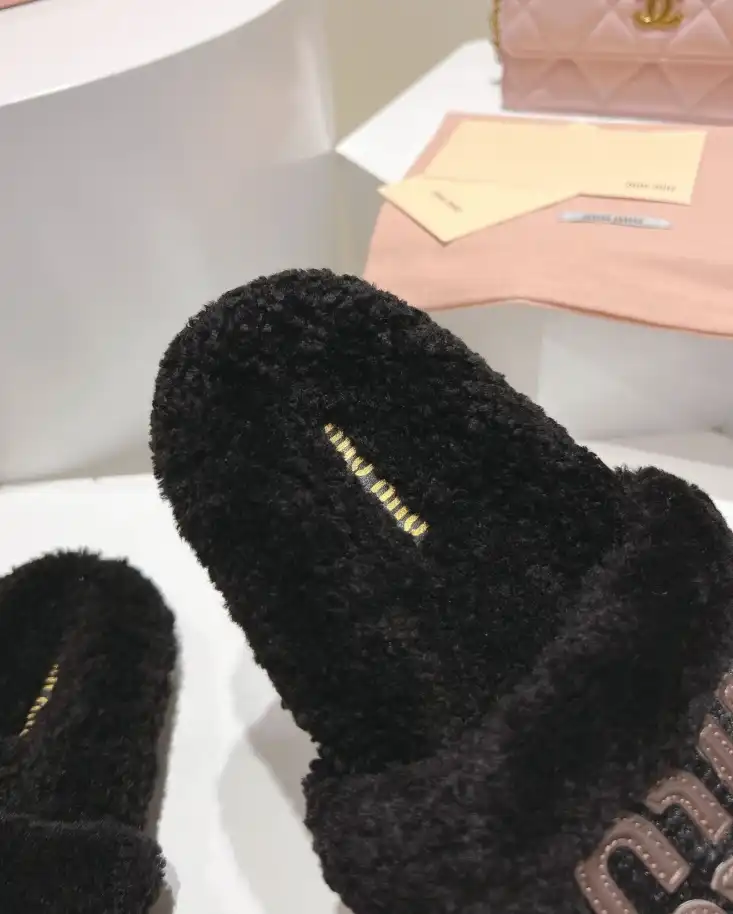 hype Miu Miu Slippers