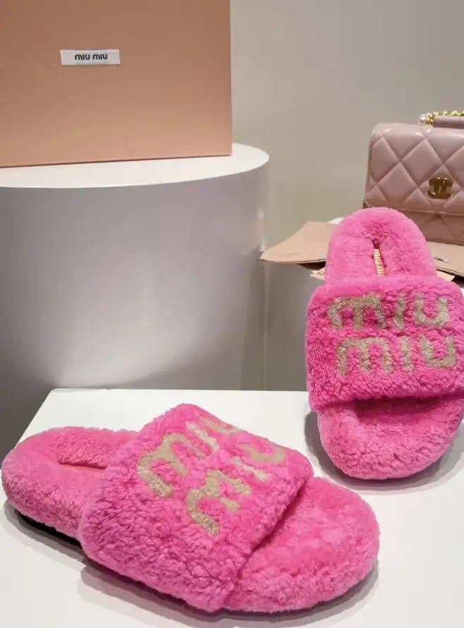 hype Miu Miu Slippers