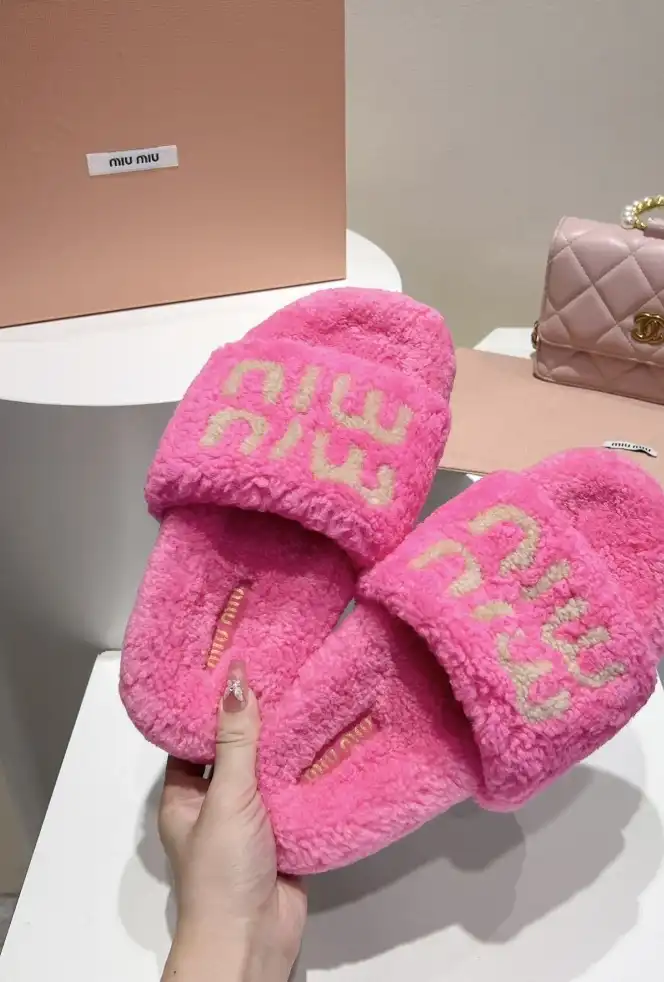 hype Miu Miu Slippers