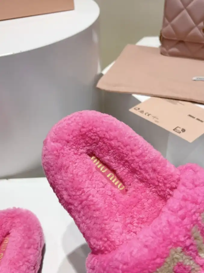 hype Miu Miu Slippers