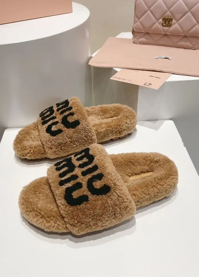 hype Miu Miu Slippers