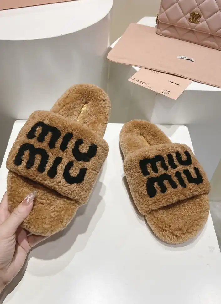 hype Miu Miu Slippers