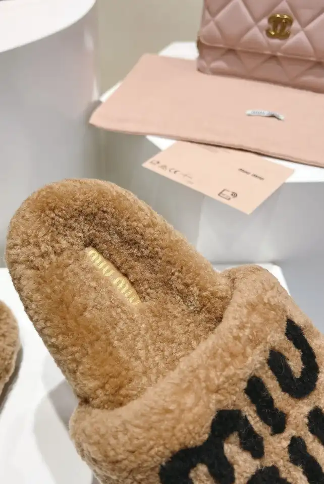 hype Miu Miu Slippers