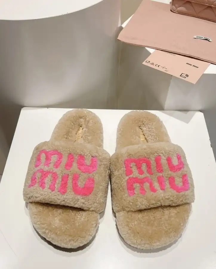 hype Miu Miu Slippers