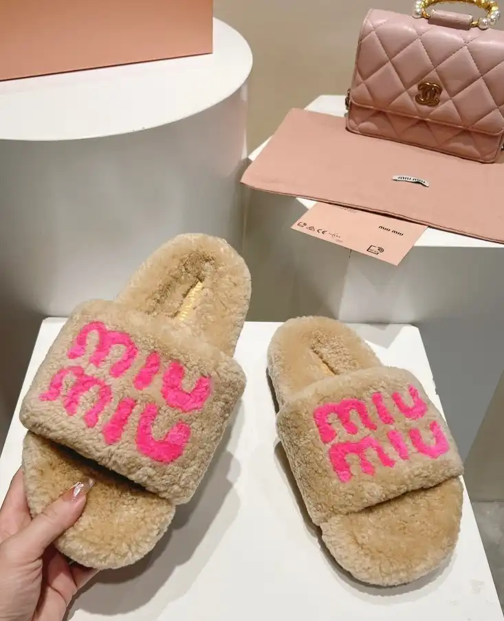 hype Miu Miu Slippers