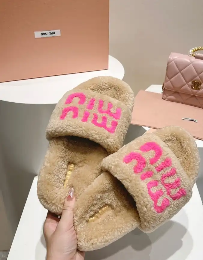 hype Miu Miu Slippers