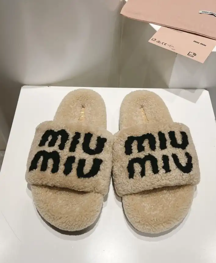 hype Miu Miu Slippers