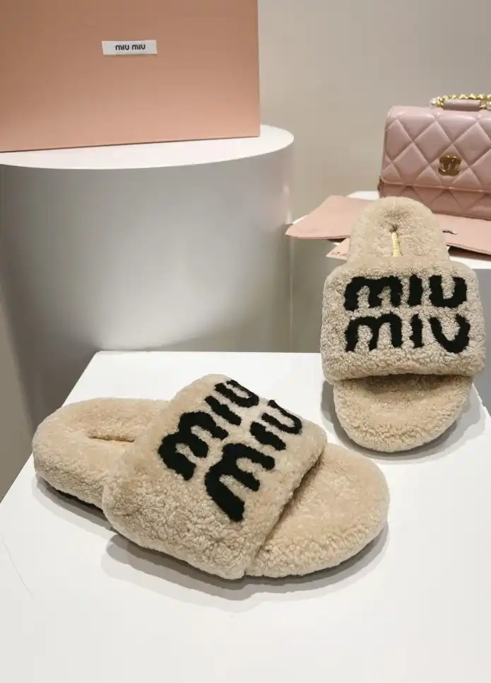 hype Miu Miu Slippers