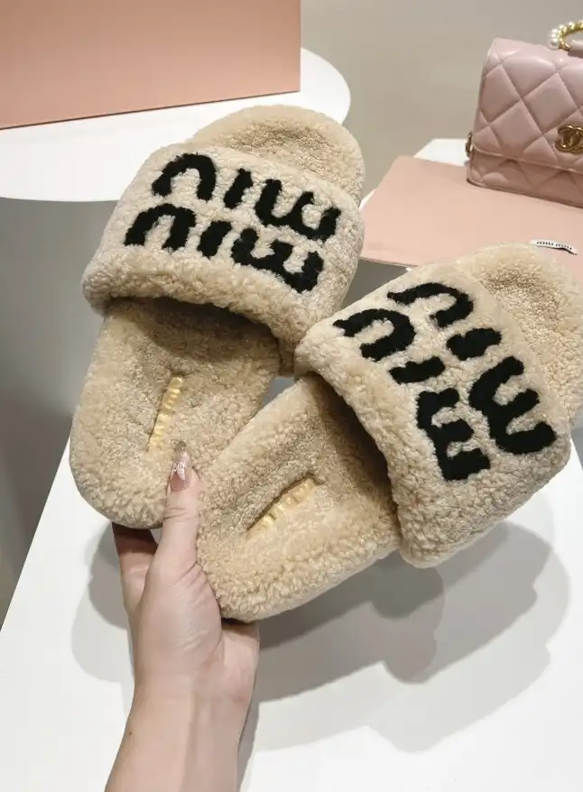 hype Miu Miu Slippers