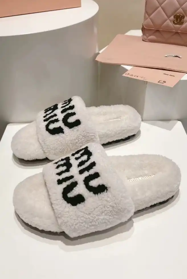 hype Miu Miu Slippers