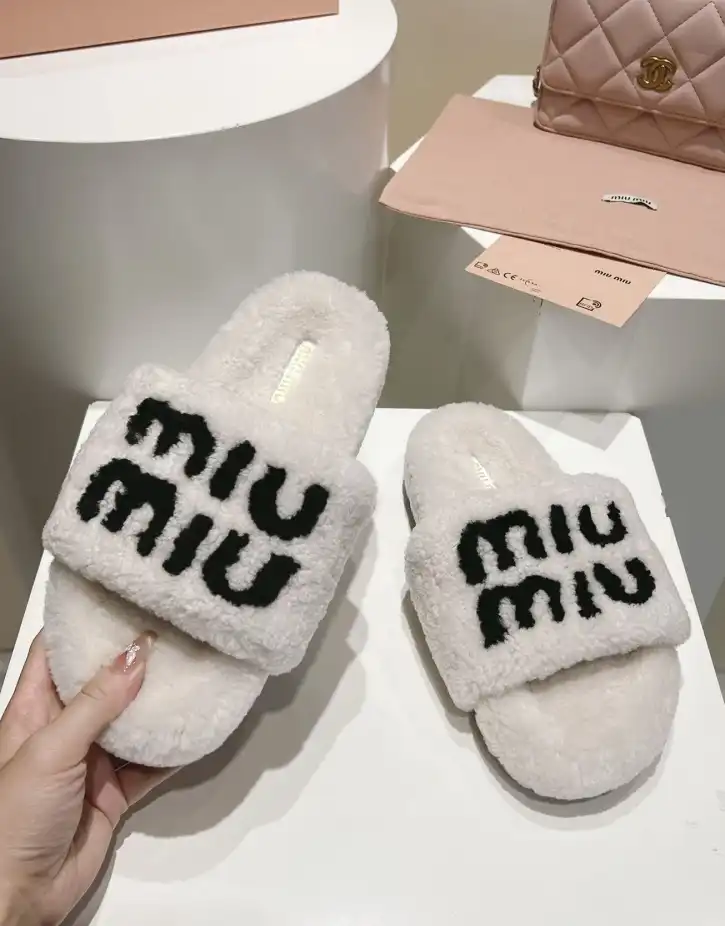 hype Miu Miu Slippers