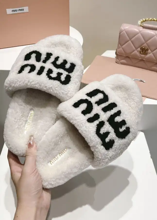 hype Miu Miu Slippers