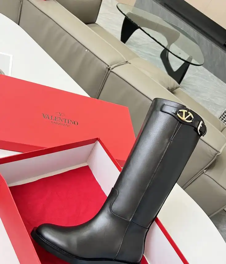 hype Valentino Boots