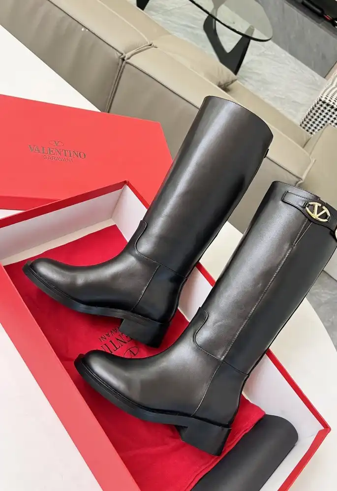 hype Valentino Boots