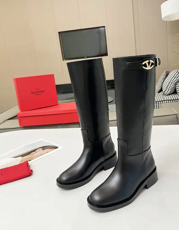 hype Valentino Boots