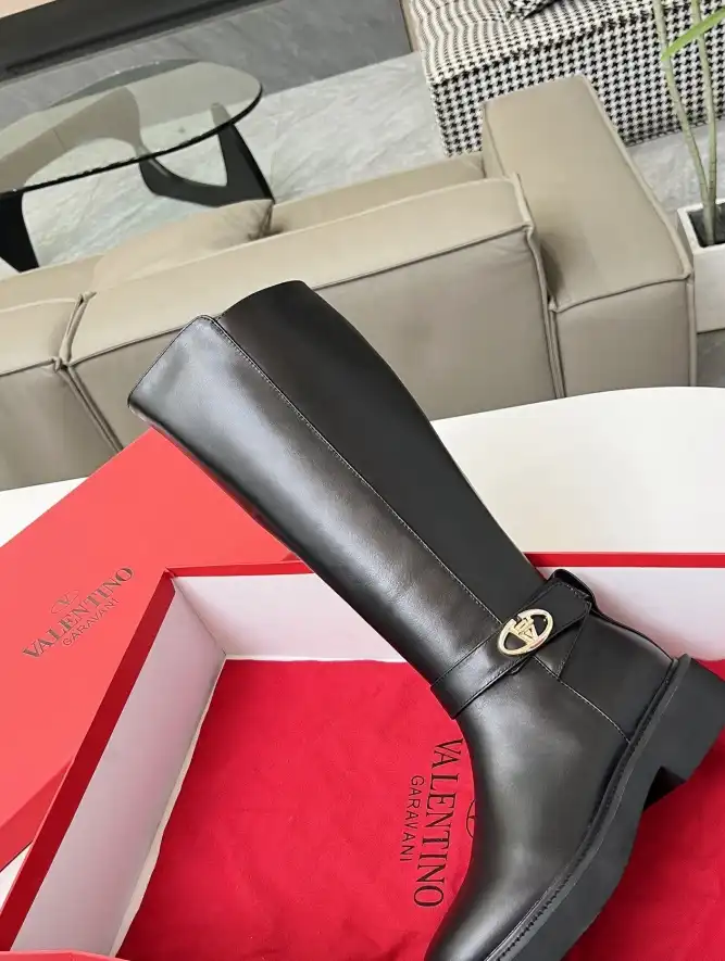 hype Valentino Boots