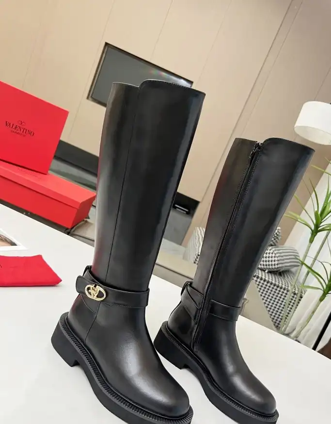 hype Valentino Boots