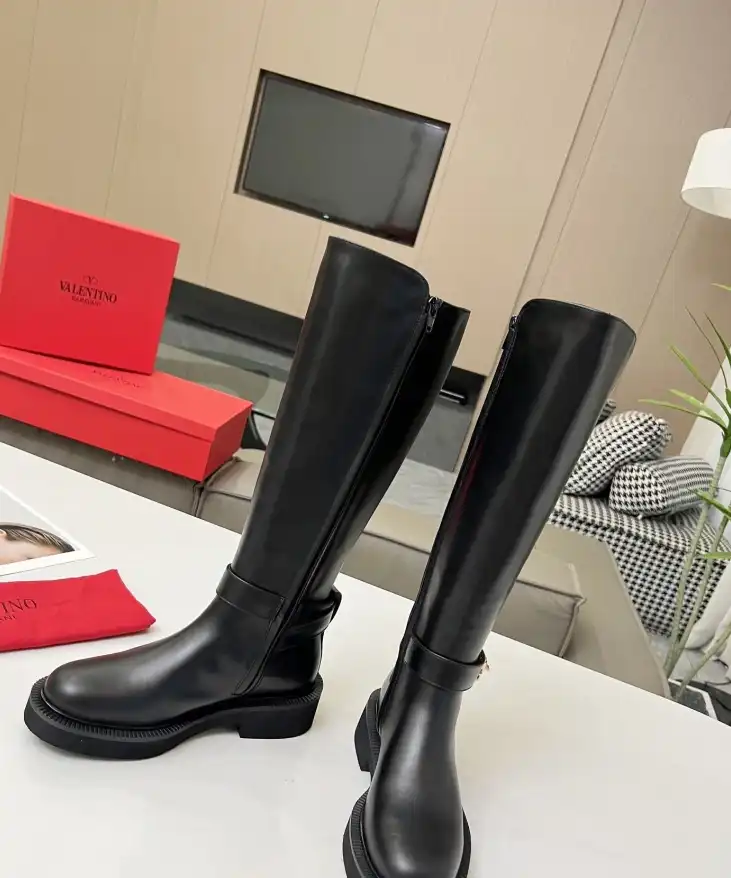 hype Valentino Boots