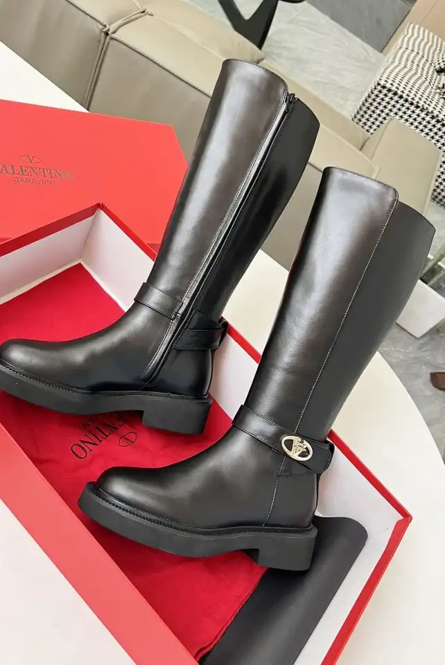 hype Valentino Boots