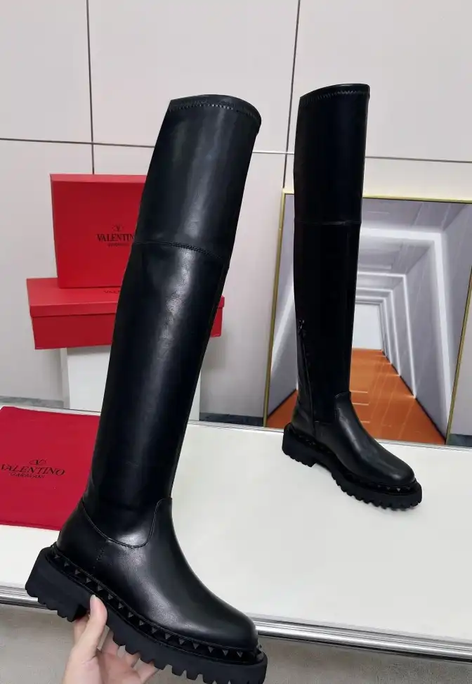 hype Valentino Boots