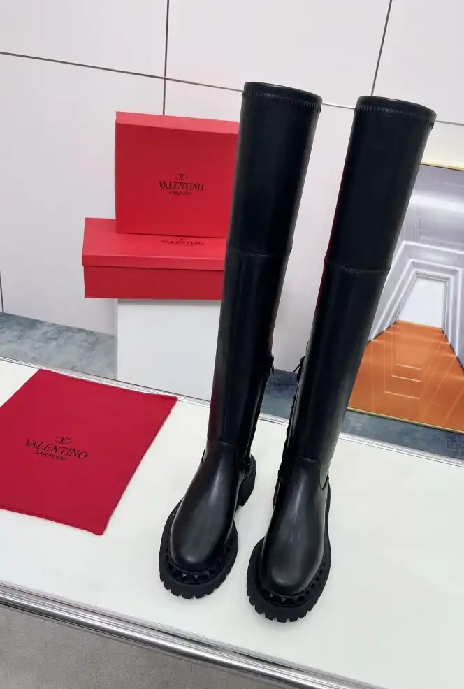 hype Valentino Boots