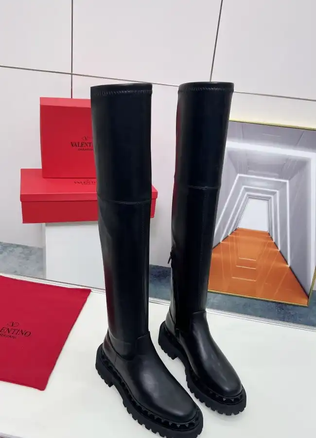 hype Valentino Boots