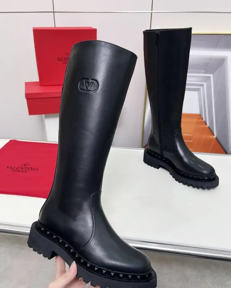 hype Valentino Boots