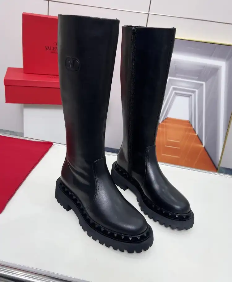 hype Valentino Boots