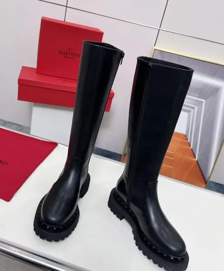 hype Valentino Boots