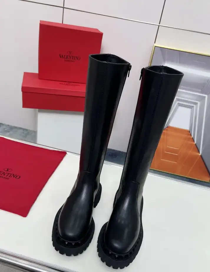 hype Valentino Boots