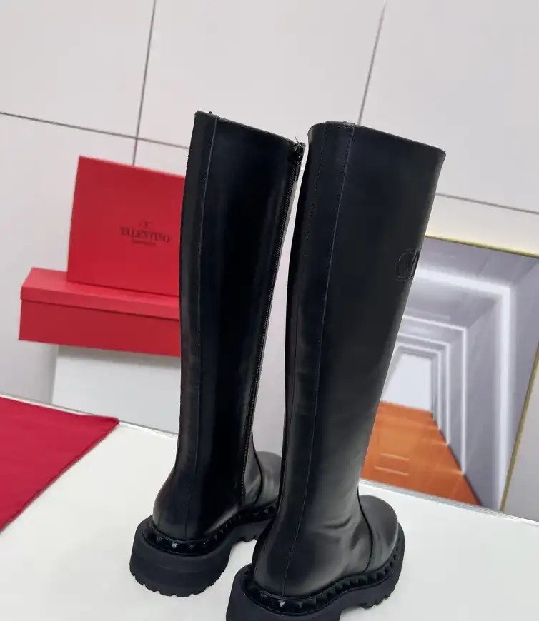 hype Valentino Boots