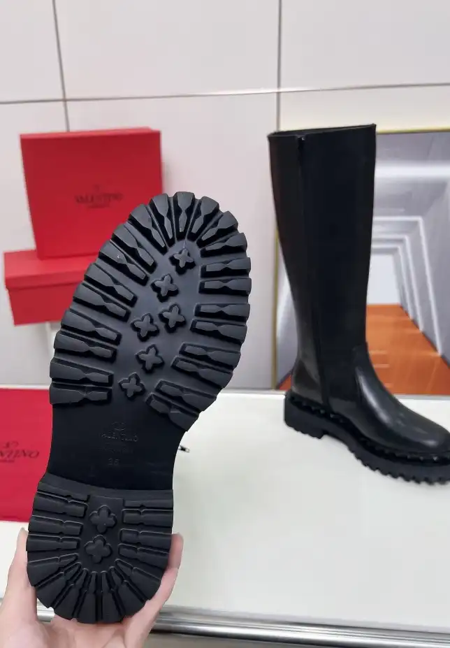 hype Valentino Boots