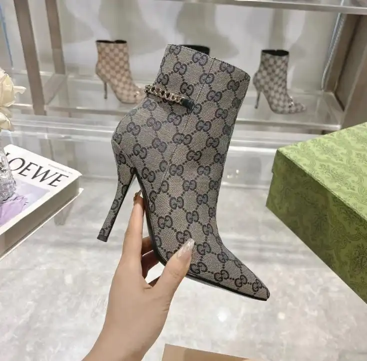 hype Gucci Boots