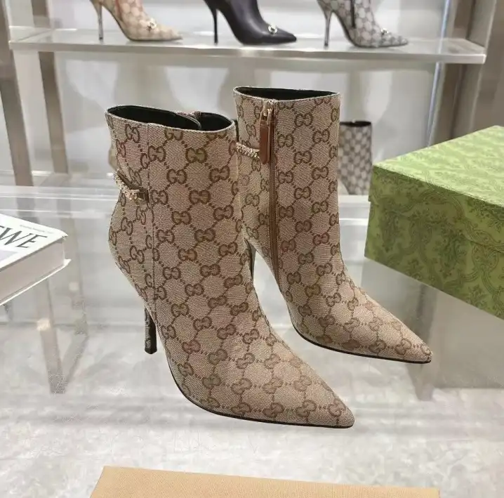 hype Gucci Boots