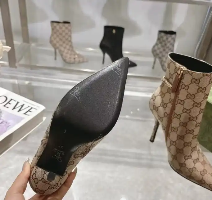 hype Gucci Boots