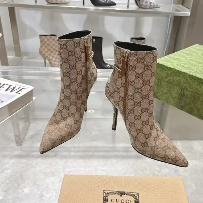 hype Gucci Boots