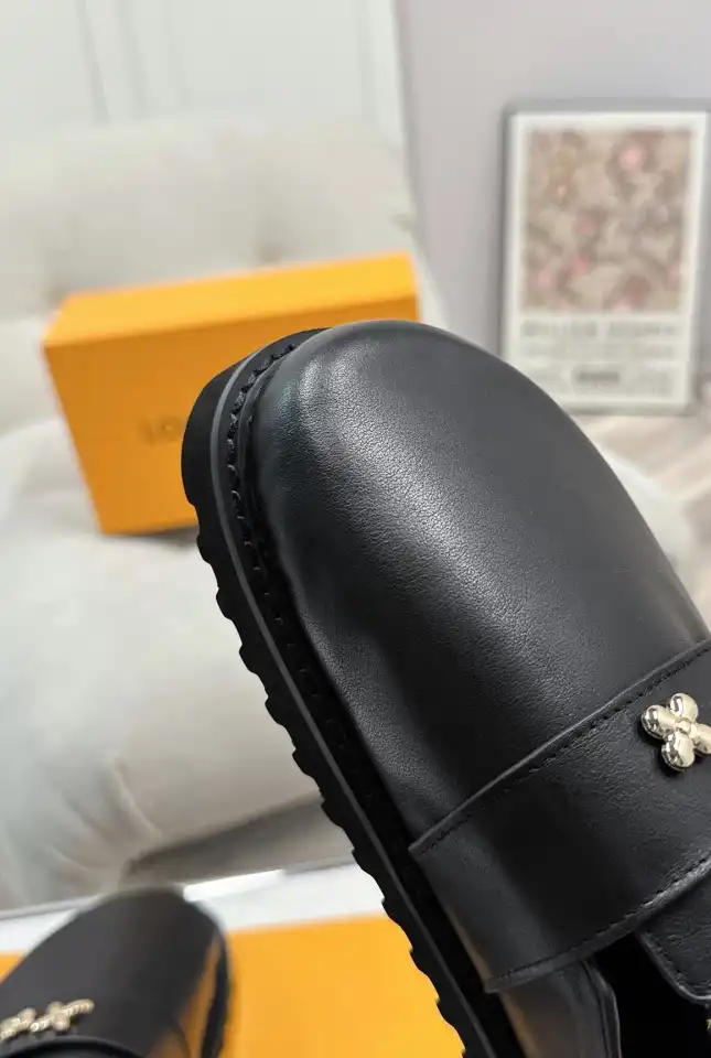 hype LV Slippers