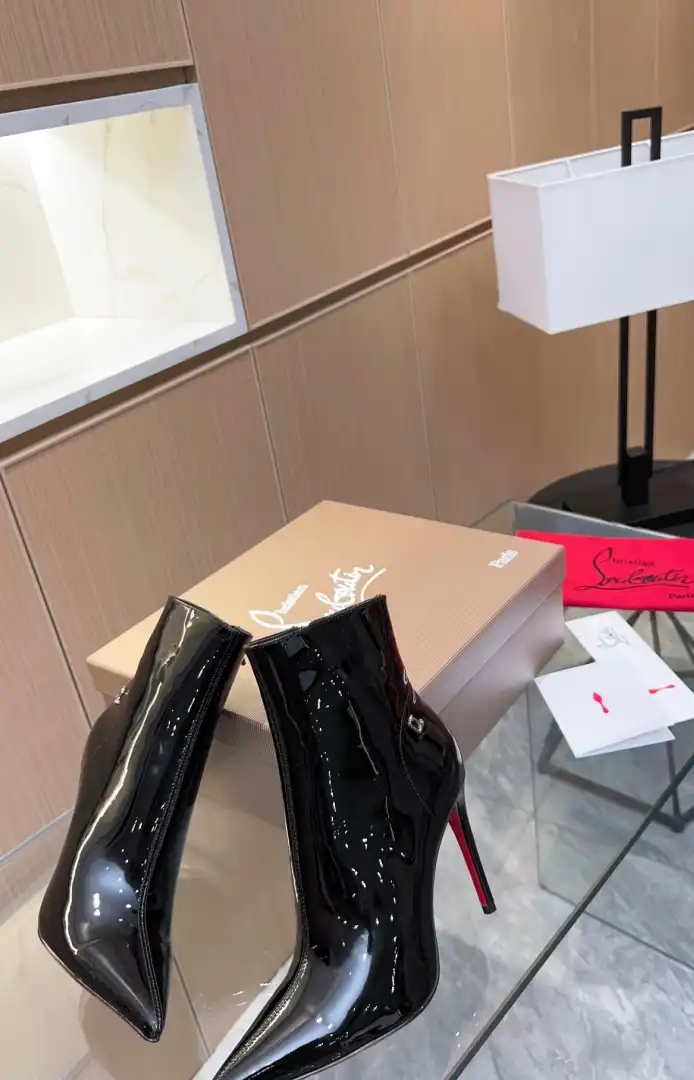 hype Christian Louboutin Boots