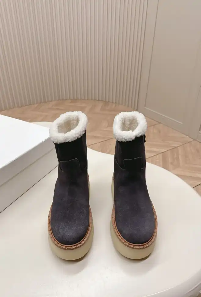 hype Prada Boots