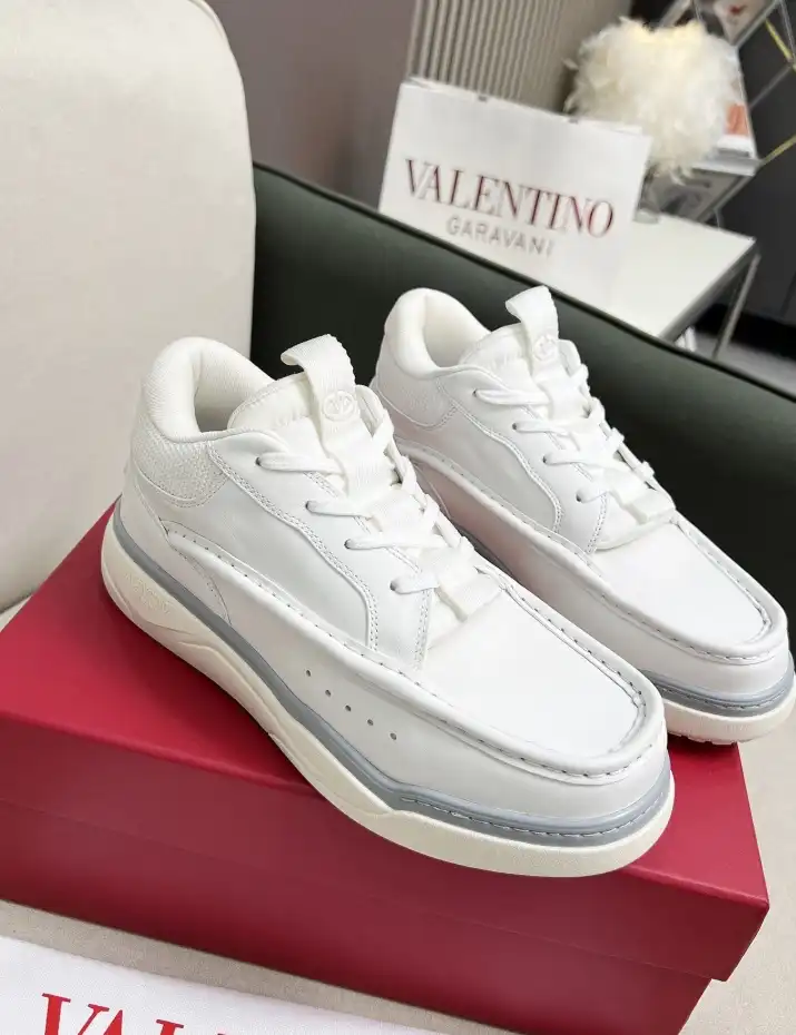 hype Valentino Sneakers